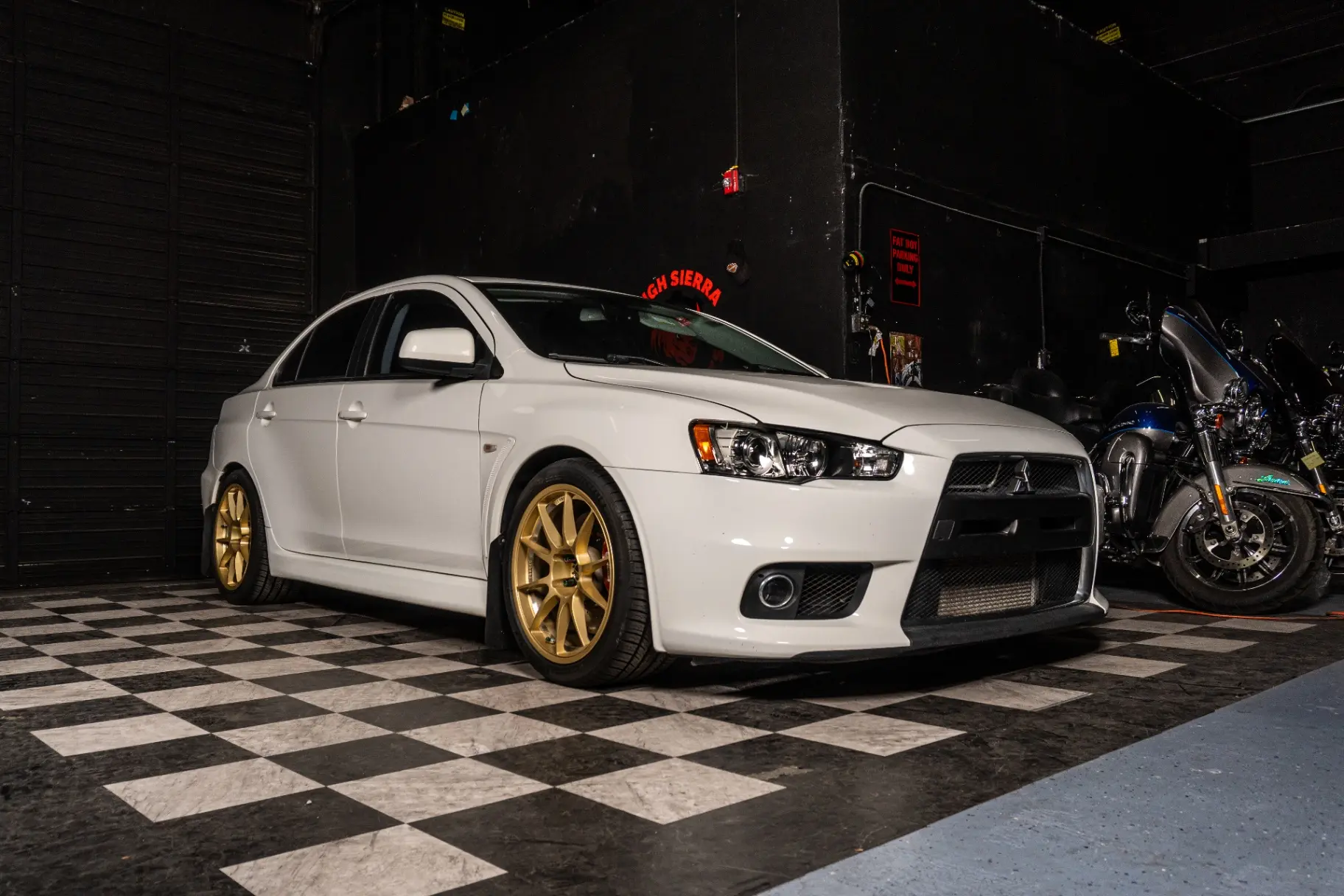 2012 Mitsubishi Lancer Evolution MR photo 3