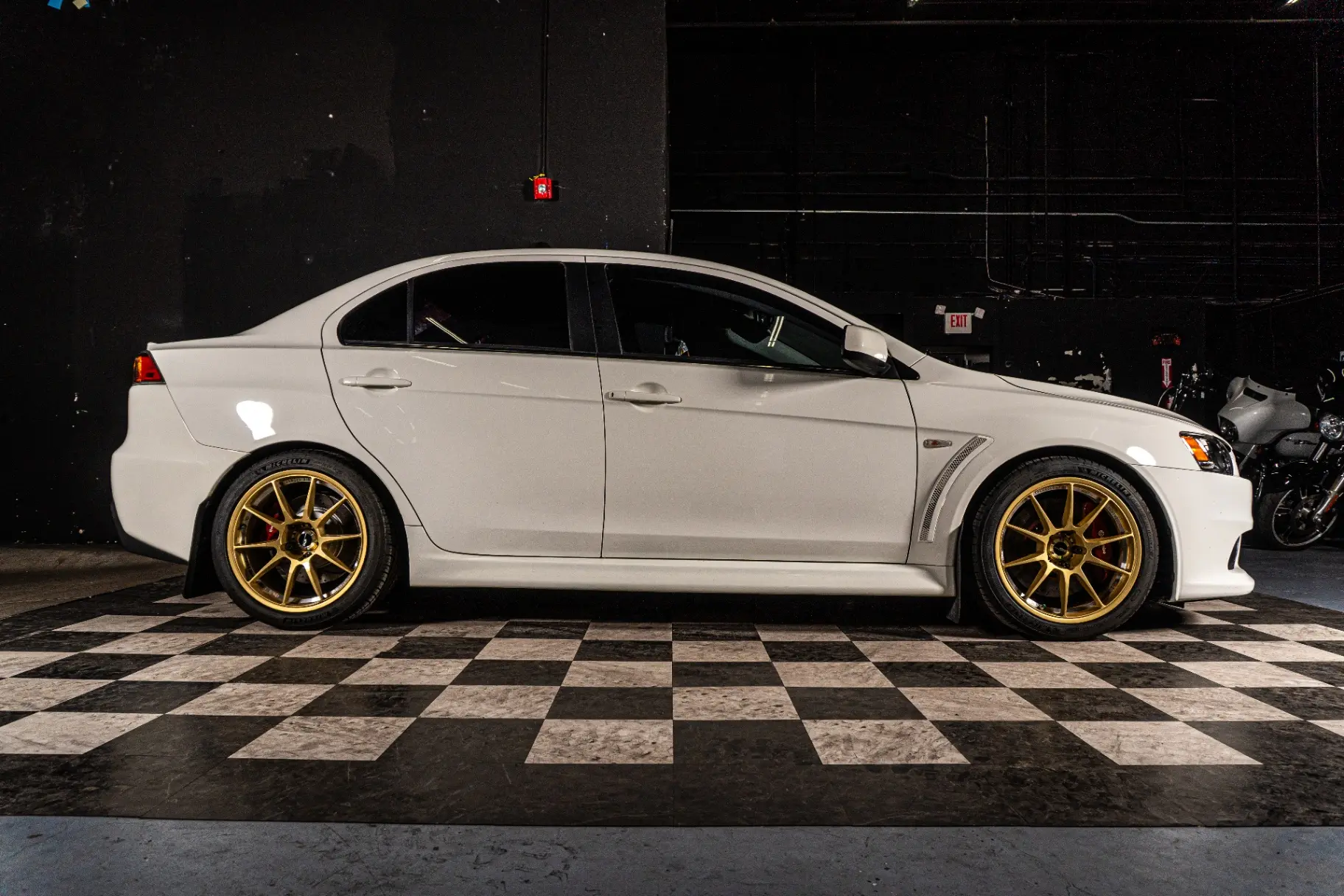 2012 Mitsubishi Lancer Evolution MR photo 4