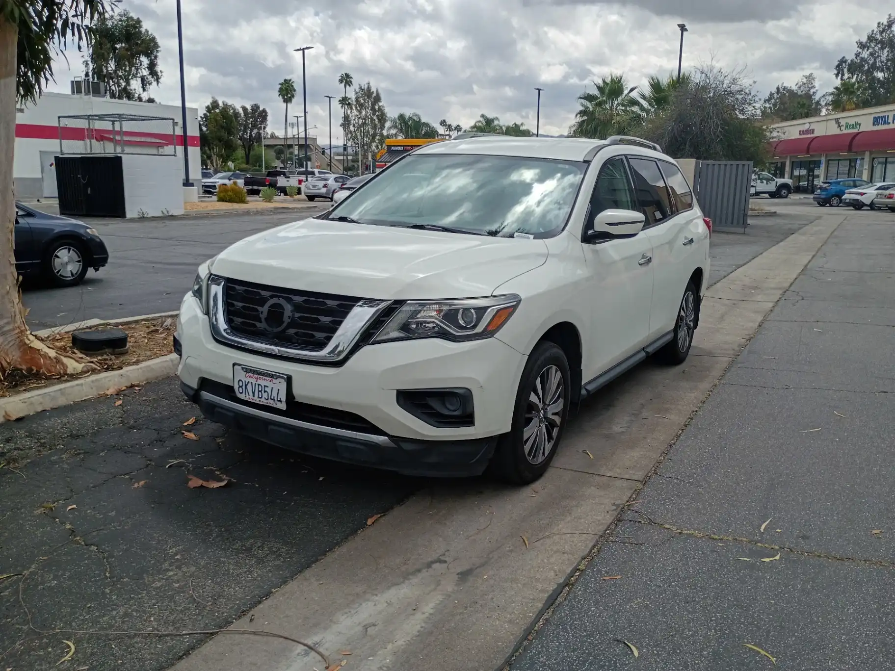 2019 Nissan Pathfinder S 2WD's photo