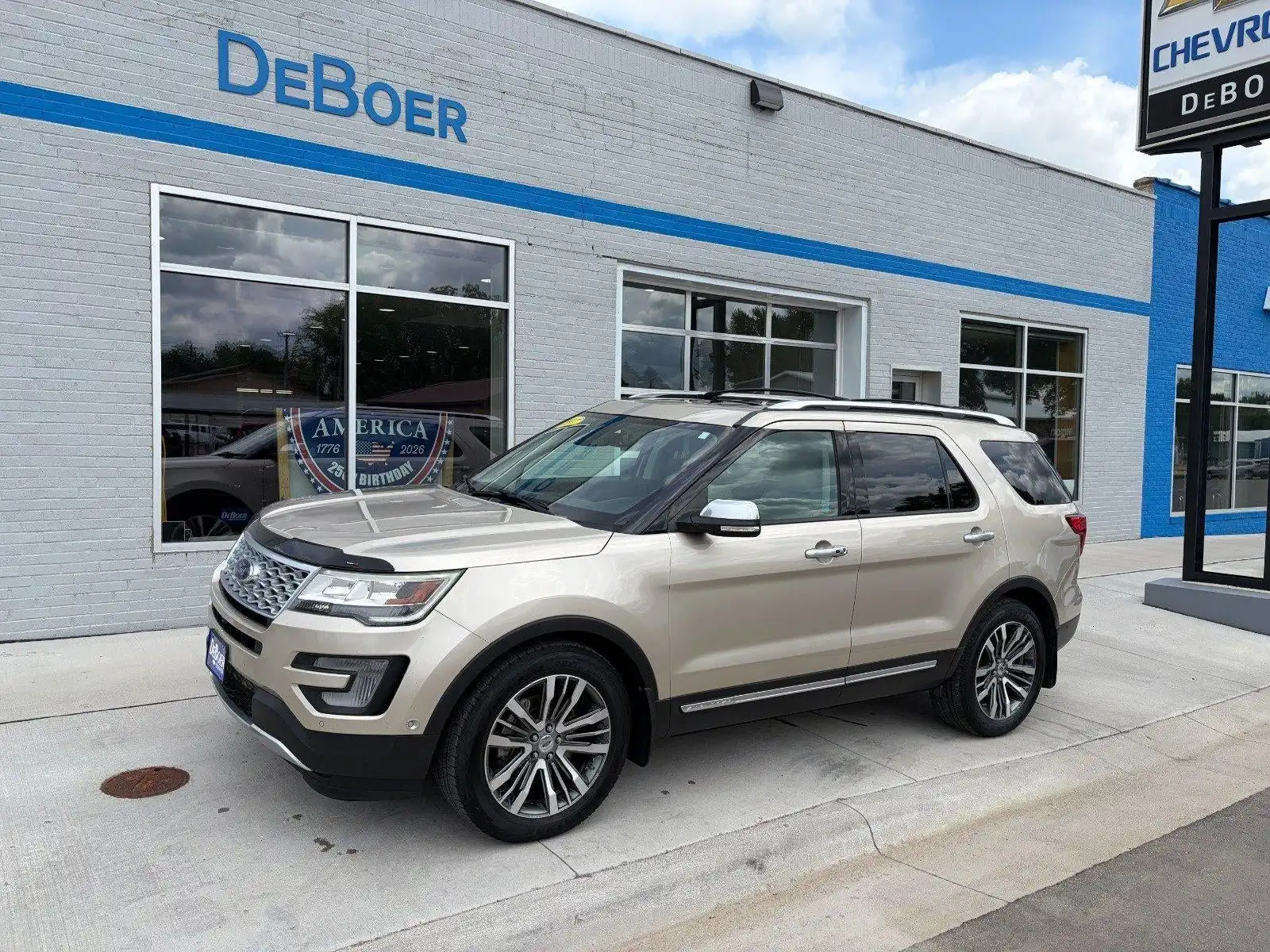 2017 Ford Explorer Platinum 4WD's photo