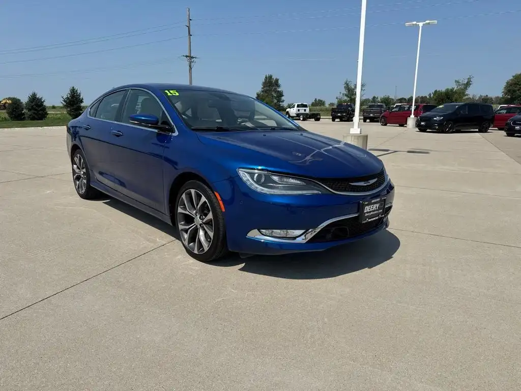 2015 Chrysler 200 C's photo