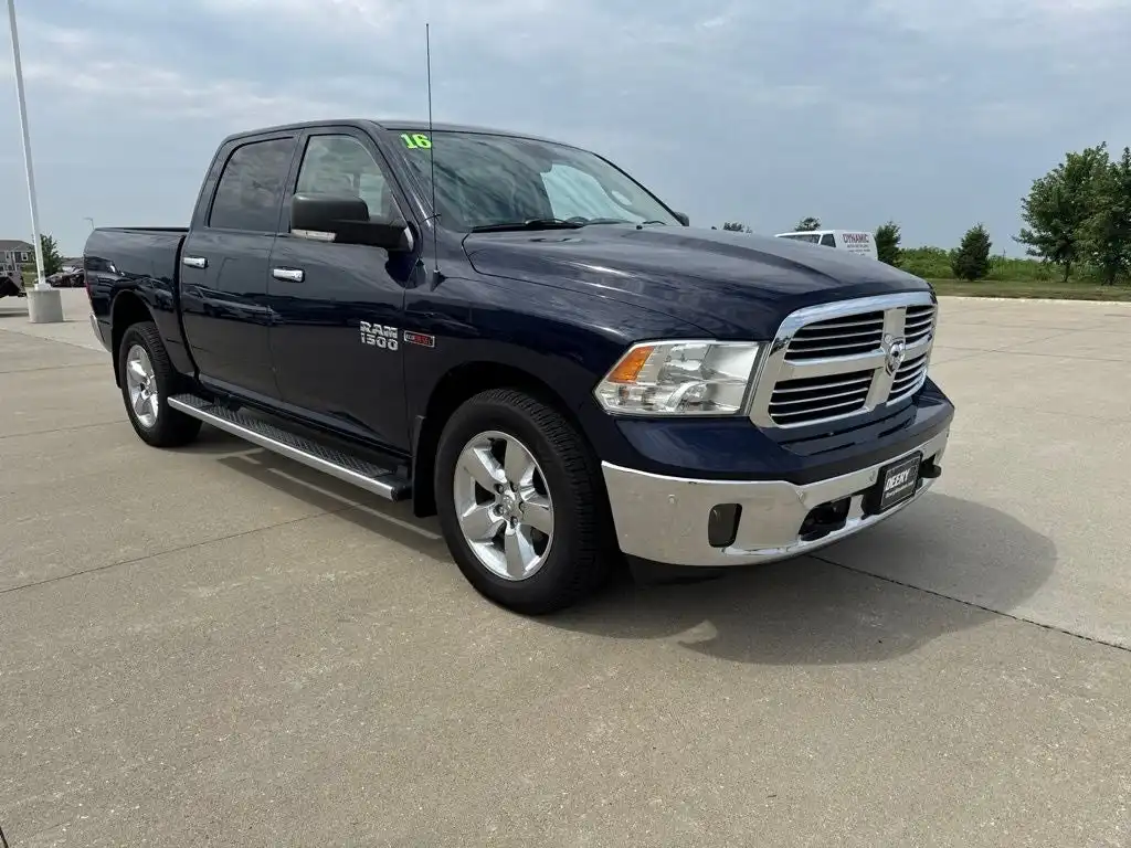 2016 RAM 1500 Big Horn 4x4 Crew Cab 5'7's photo