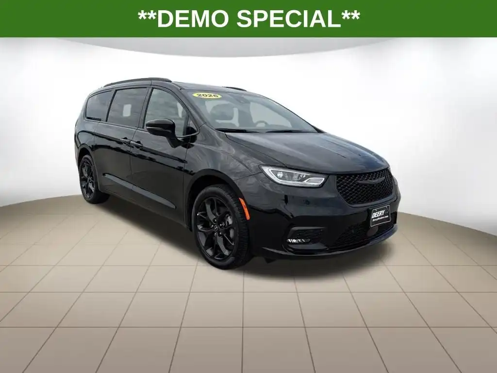 2026 Chrysler Pacifica Limited AWD's photo