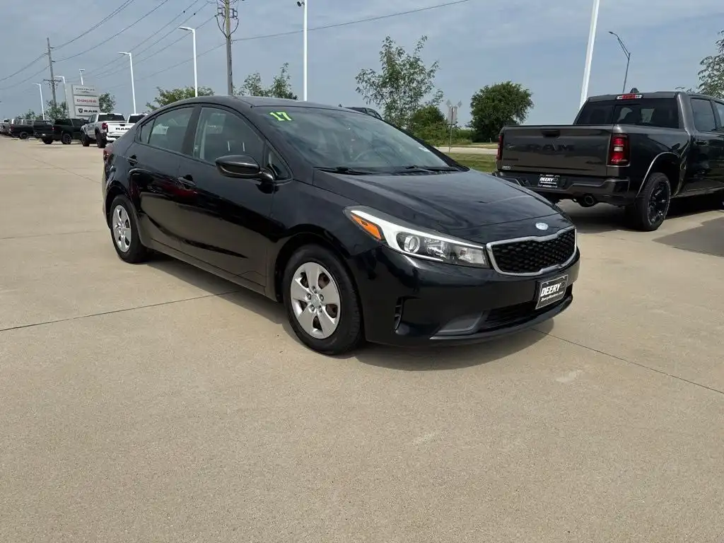 2017 Kia Forte LX AT's photo
