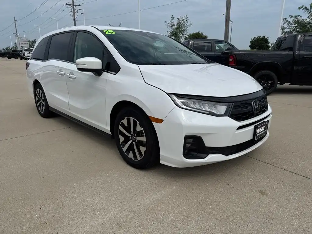 2025 Honda Odyssey EX-L's photo