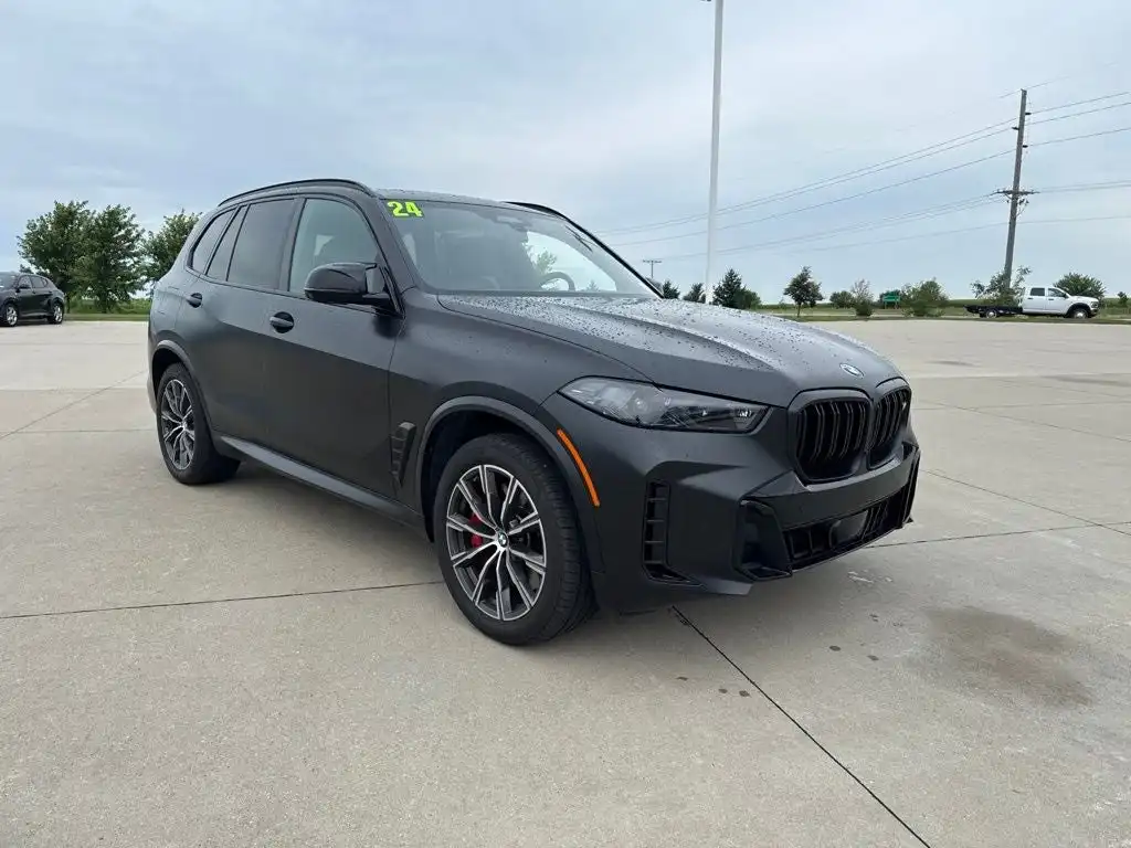 2024 BMW X5 M60i's photo