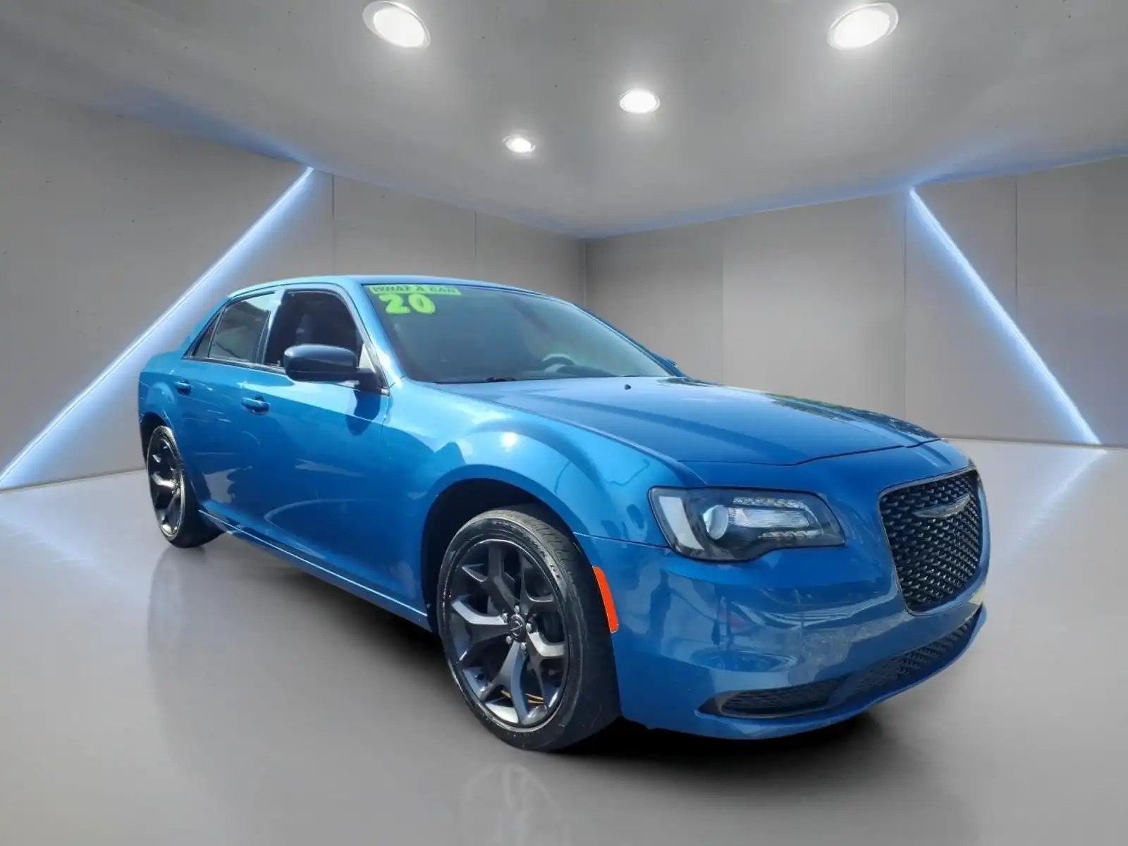 2020 Chrysler 300 Touring's photo