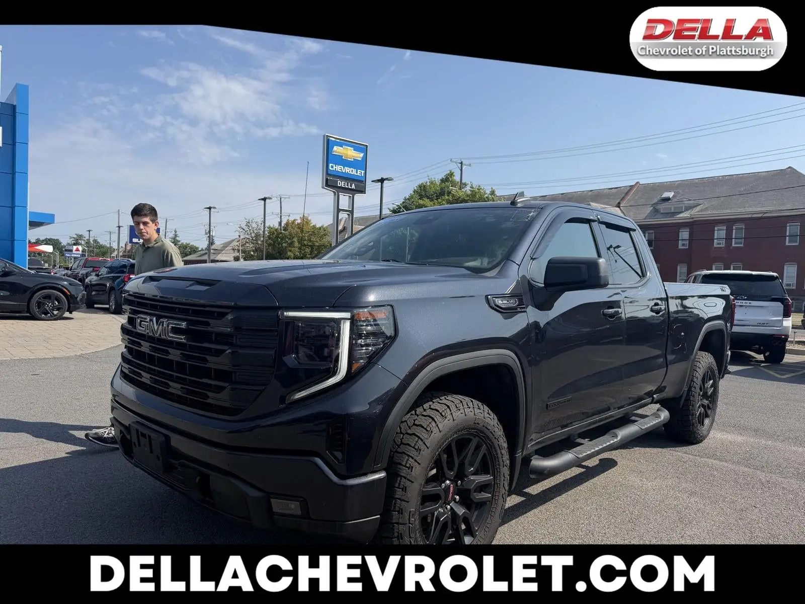 2023 GMC Sierra 4WD Double Cab Standard Box Elevation photo 1