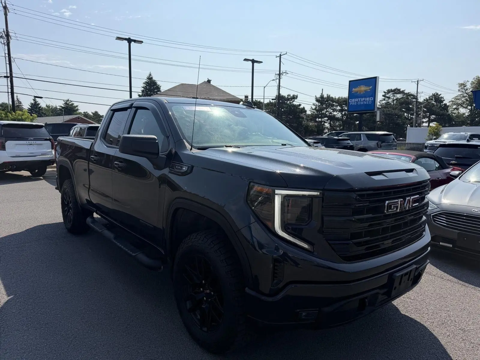 2023 GMC Sierra 4WD Double Cab Standard Box Elevation photo 3