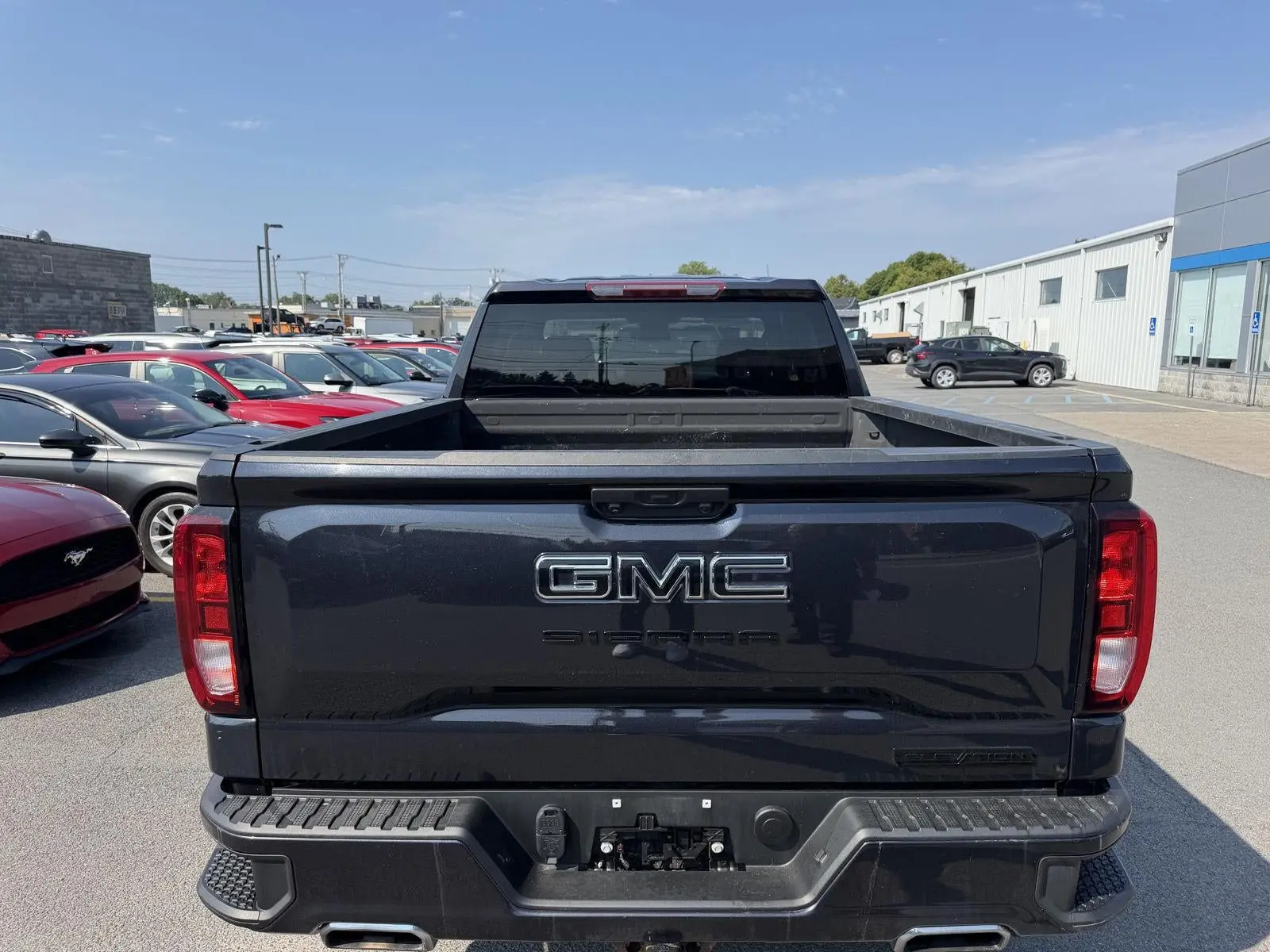 2023 GMC Sierra 4WD Double Cab Standard Box Elevation photo 5