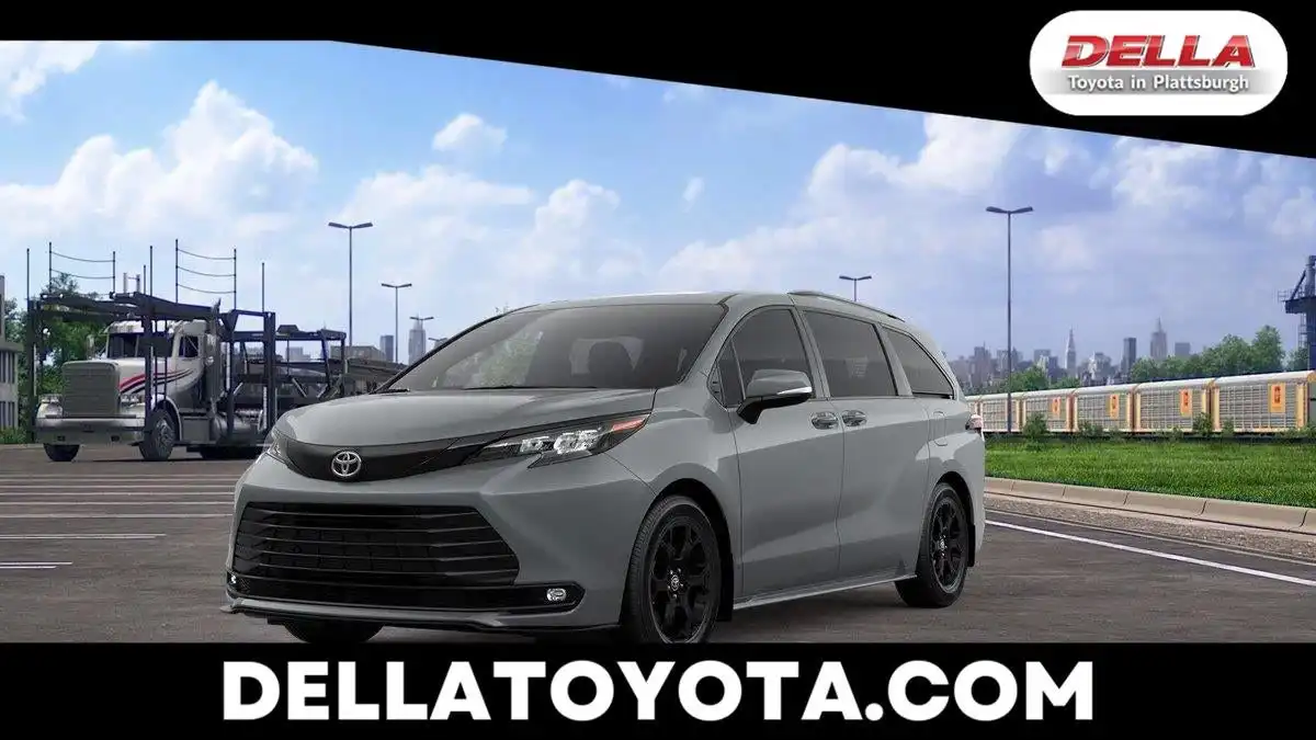 2026 Toyota Sienna Woodland Edition Hybrid AWD's photo