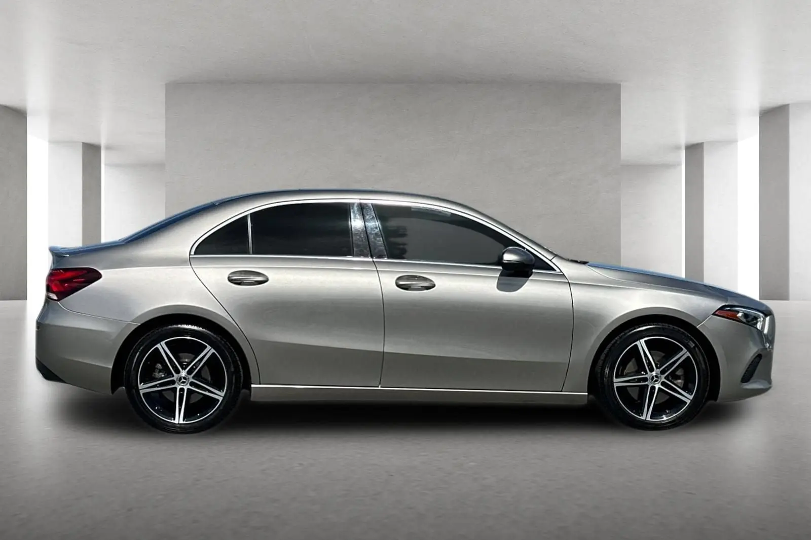 2019 Mercedes-Benz A-Class A220 photo 3