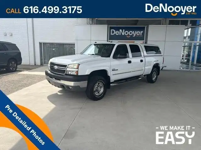 2005 Chevrolet Silverado HD LT 4WD Crew Cab SWB's photo