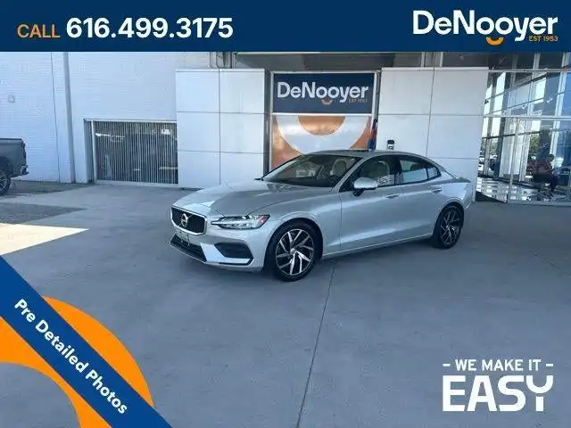 2020 Volvo S60 T6 Momentum AWD's photo