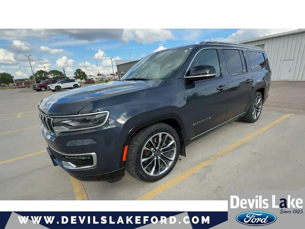 2023 Jeep Wagoneer L Series III 4WD photo 5