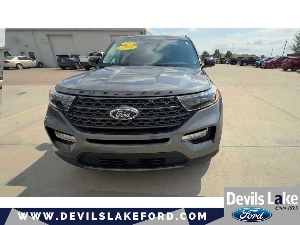 2023 Ford Explorer XLT 4WD photo 4