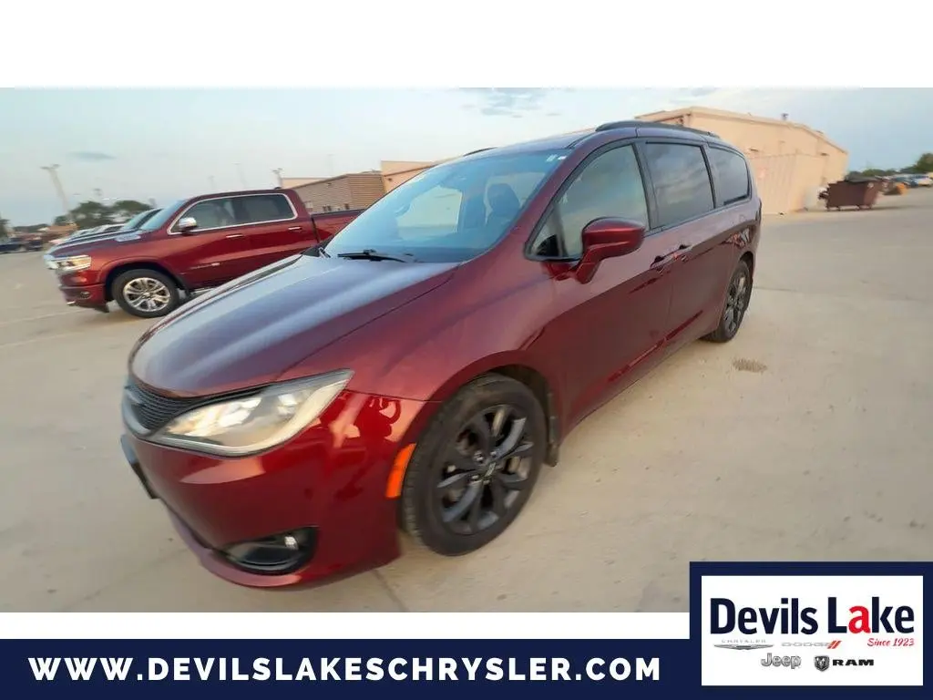 2020 Chrysler Pacifica Touring L photo 5