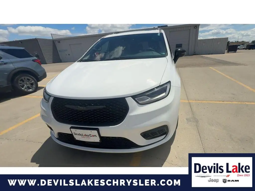 2025 Chrysler Pacifica Limited photo 4