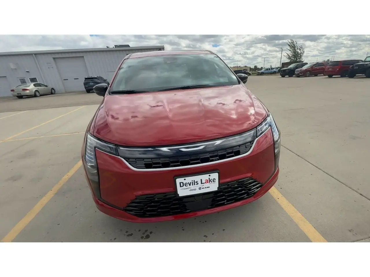2027 Chrysler Pacifica Select AWD photo 4