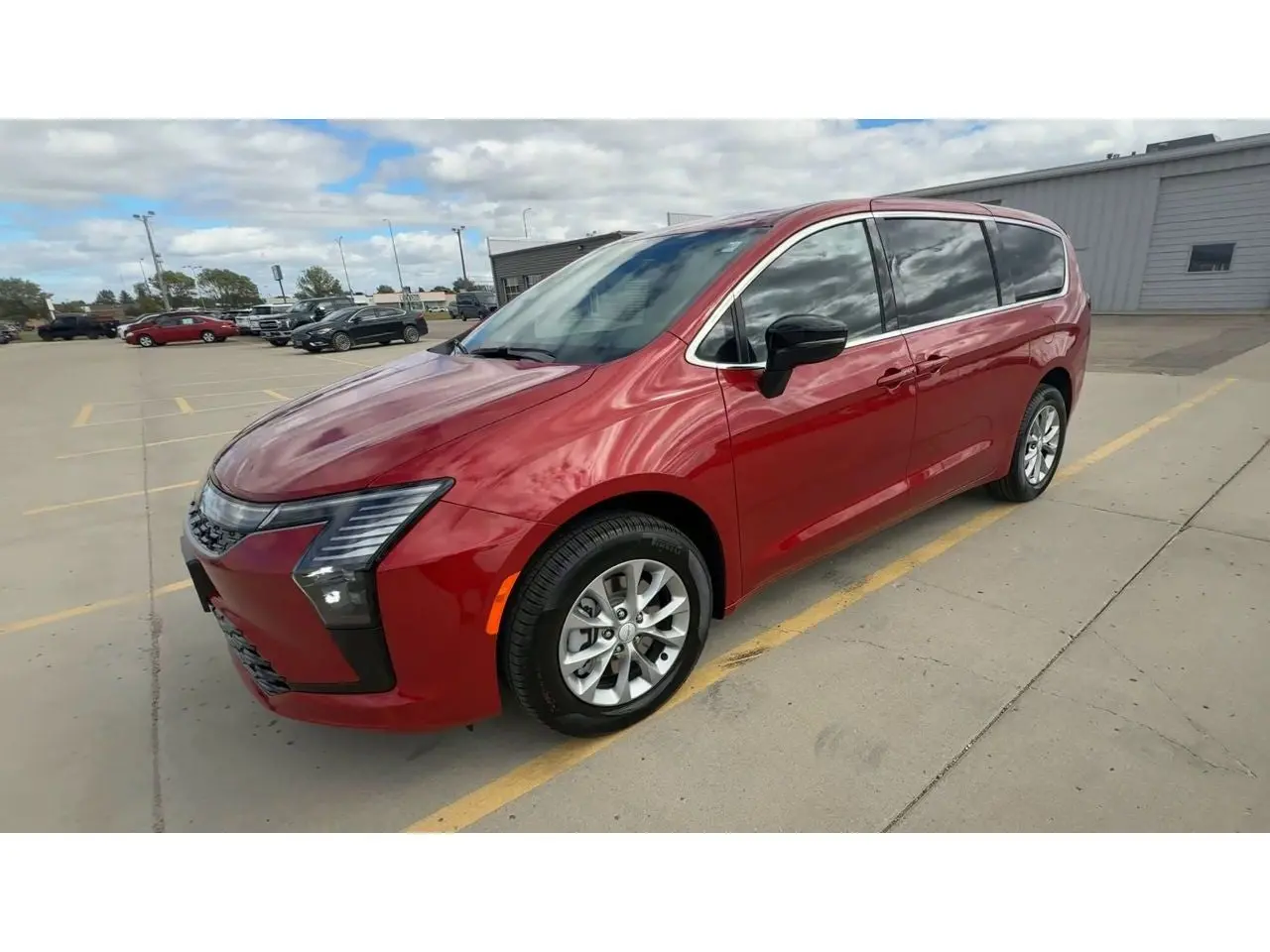 2027 Chrysler Pacifica Select AWD photo 5