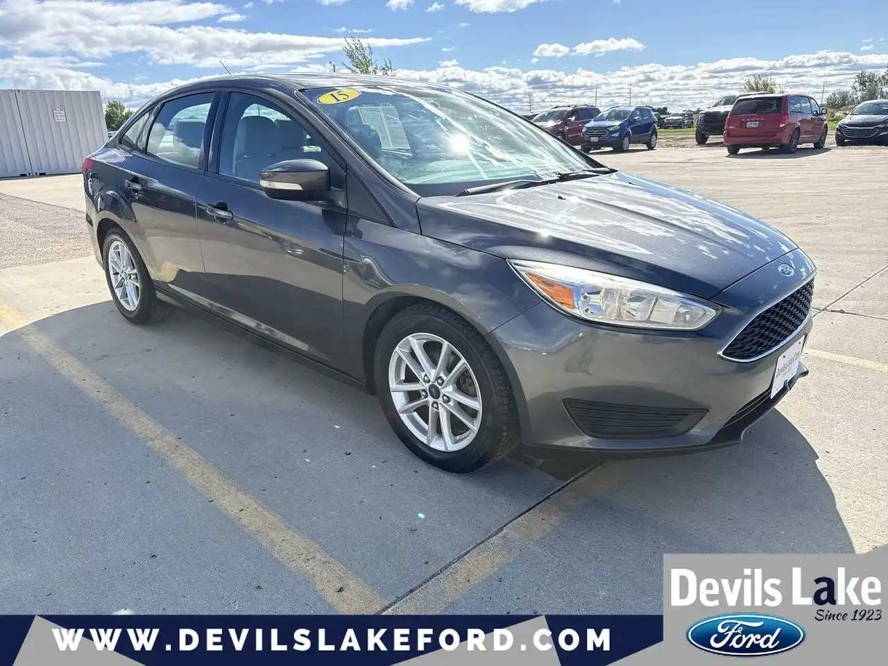 2015 Ford Focus SE Sedan's photo