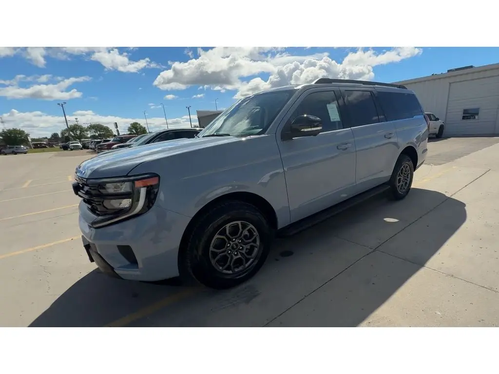2026 Ford Expedition Active MAX 4x4 photo 5