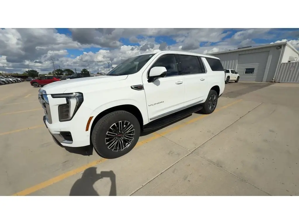 2026 GMC Yukon 4WD Elevation photo 5