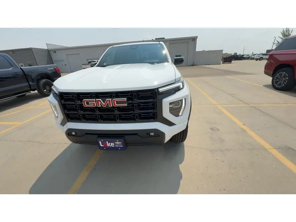 2026 GMC Canyon 2WD Elevation Crew Cab Short Box photo 4