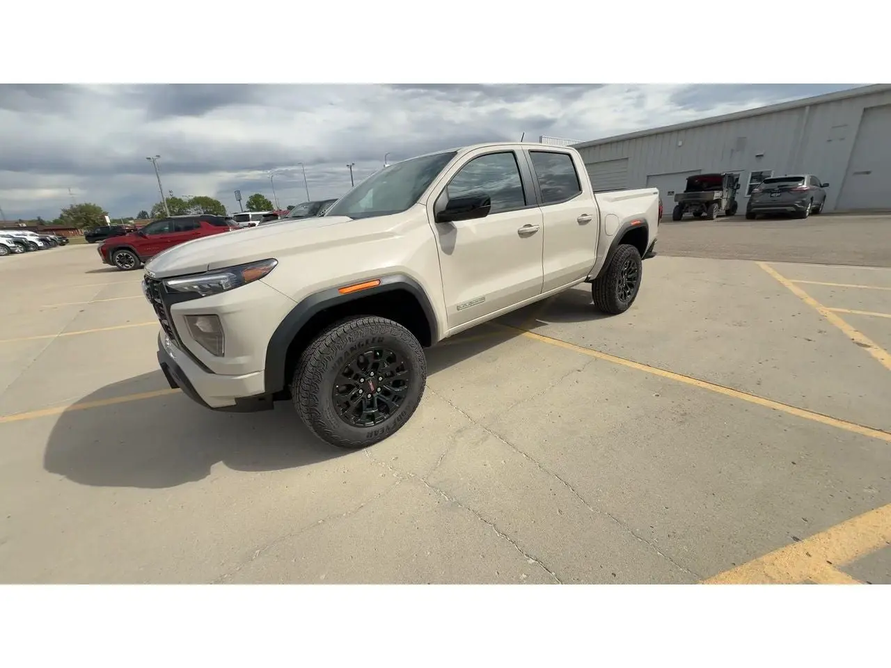 2026 GMC Canyon Elevation 4WD Crew Cab Short Box photo 5