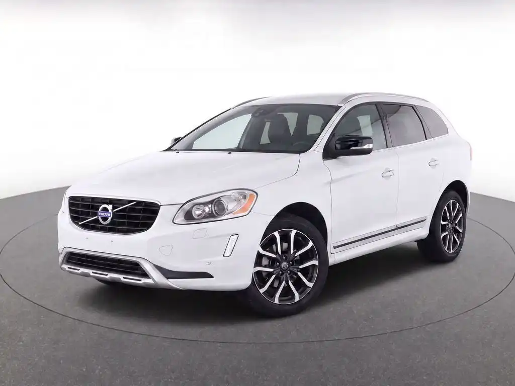 2017 Volvo XC60 T6 AWD Dynamic's photo