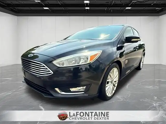 2017 Ford Focus 5 Door Hatch Titanium's photo