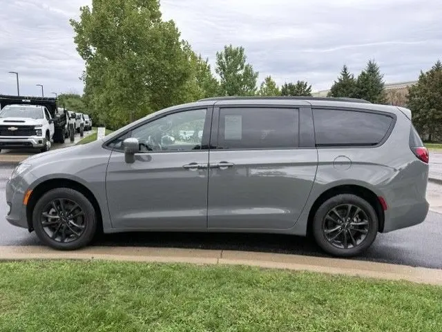 2020 Chrysler Pacifica AWD Auto Launch Edition 3.6 4WD photo 4