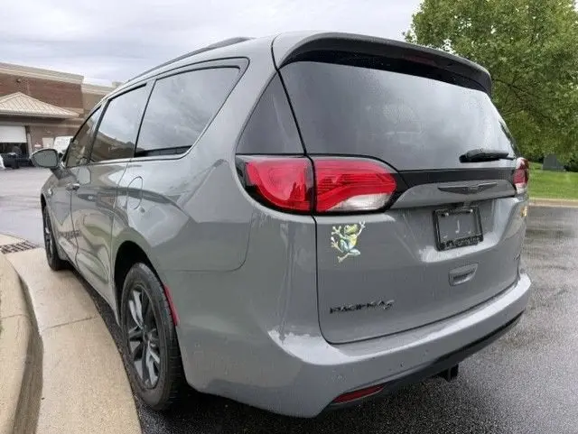 2020 Chrysler Pacifica AWD Auto Launch Edition 3.6 4WD photo 5