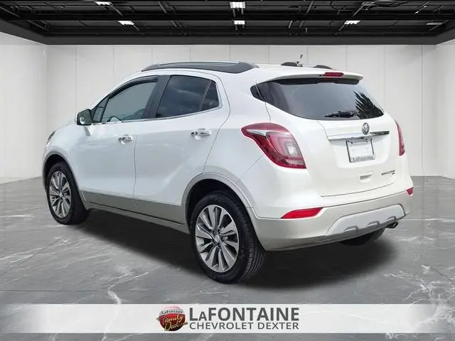2020 Buick Encore Preferred AWD photo 3