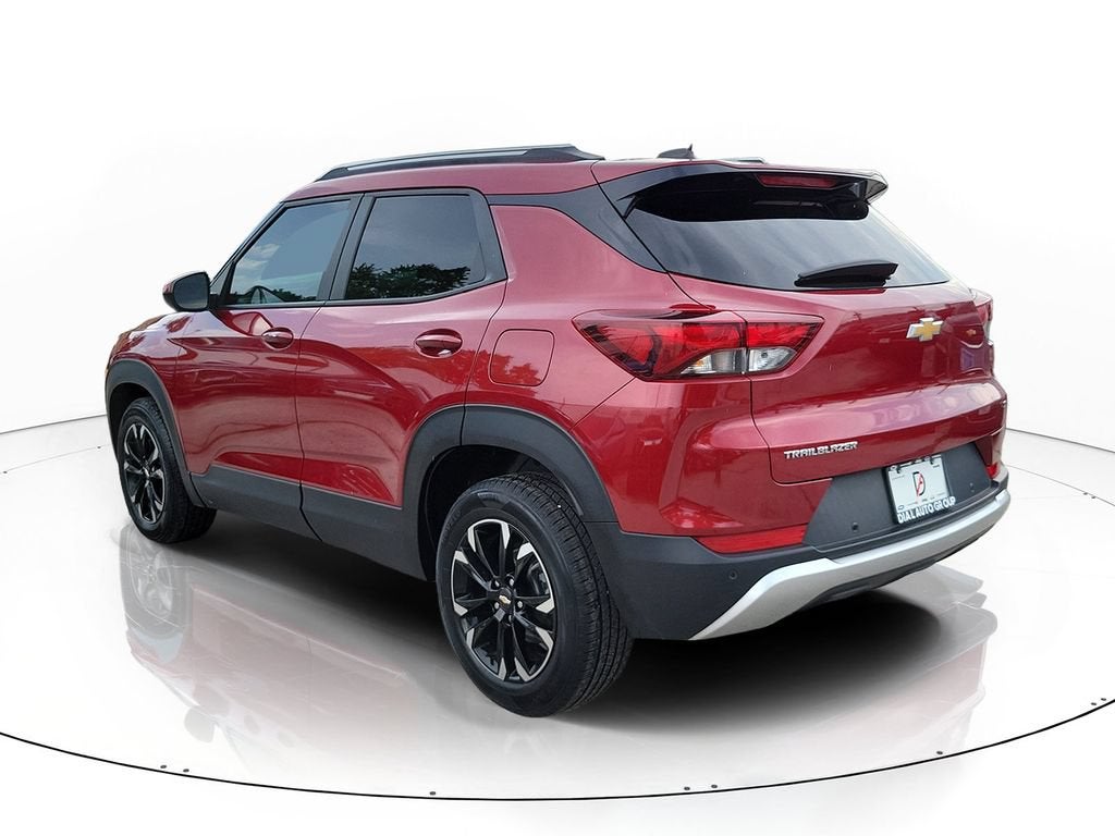 2021 Chevrolet Trailblazer LT photo 3