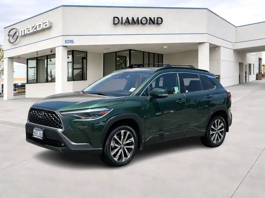 2022 Toyota Corolla Cross XLE FWD's photo