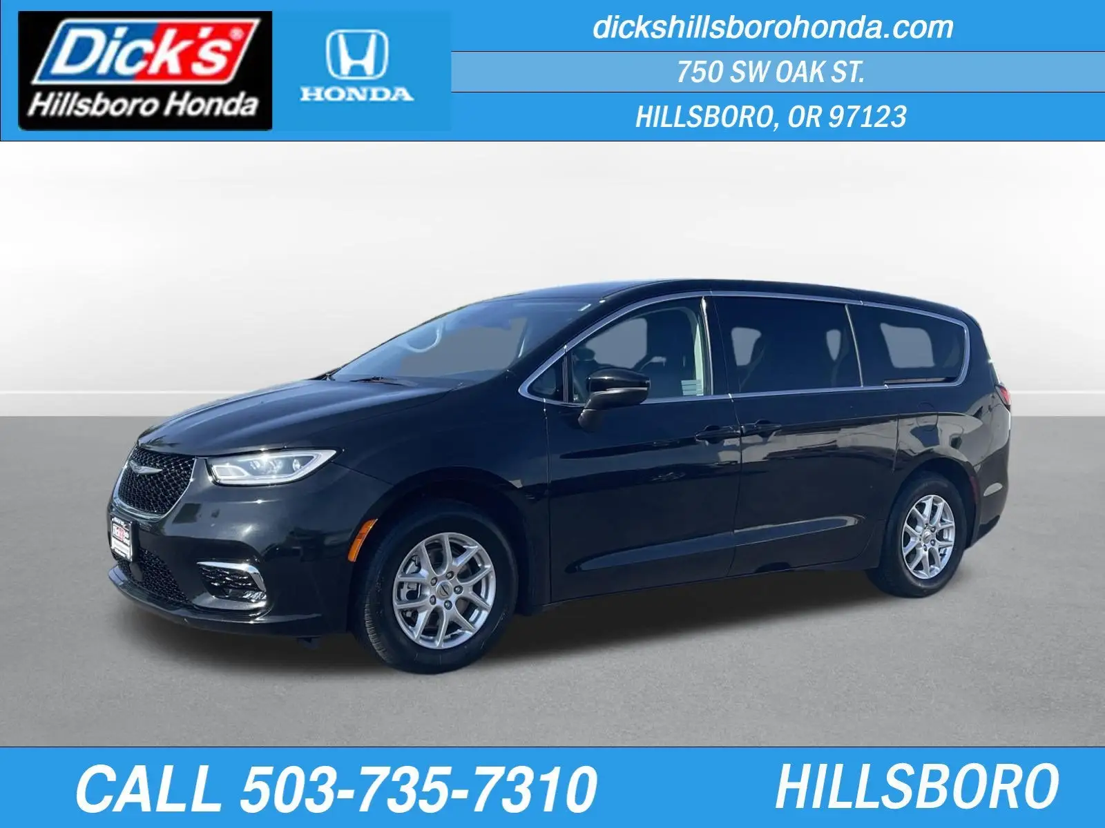 2023 Chrysler Pacifica Touring L photo 1