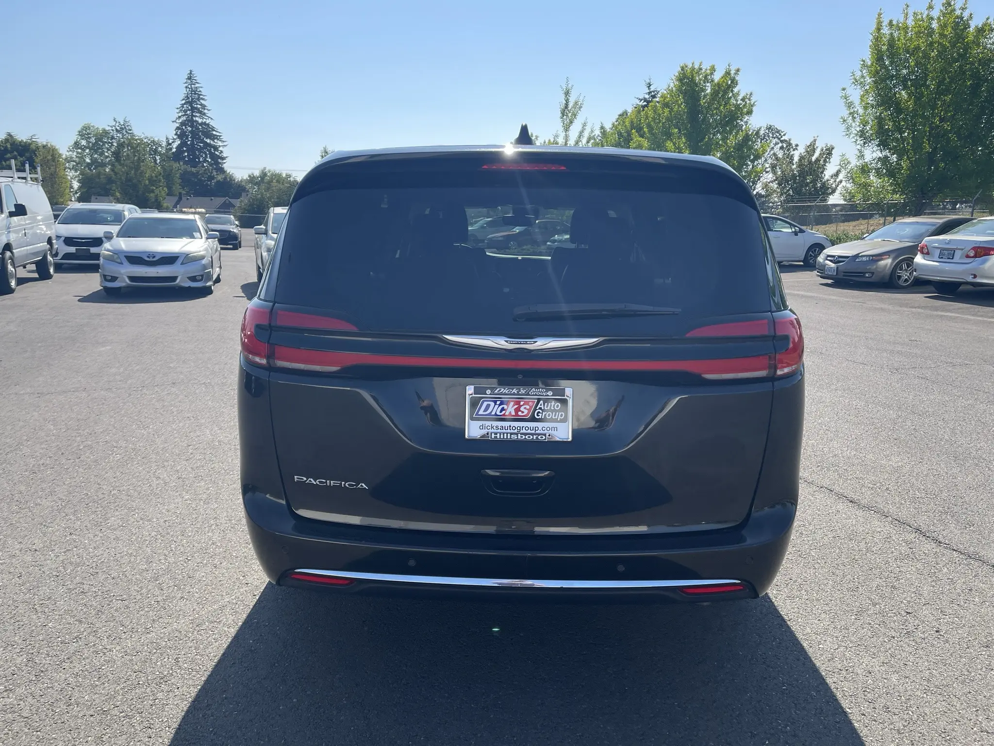 2023 Chrysler Pacifica Touring L photo 4