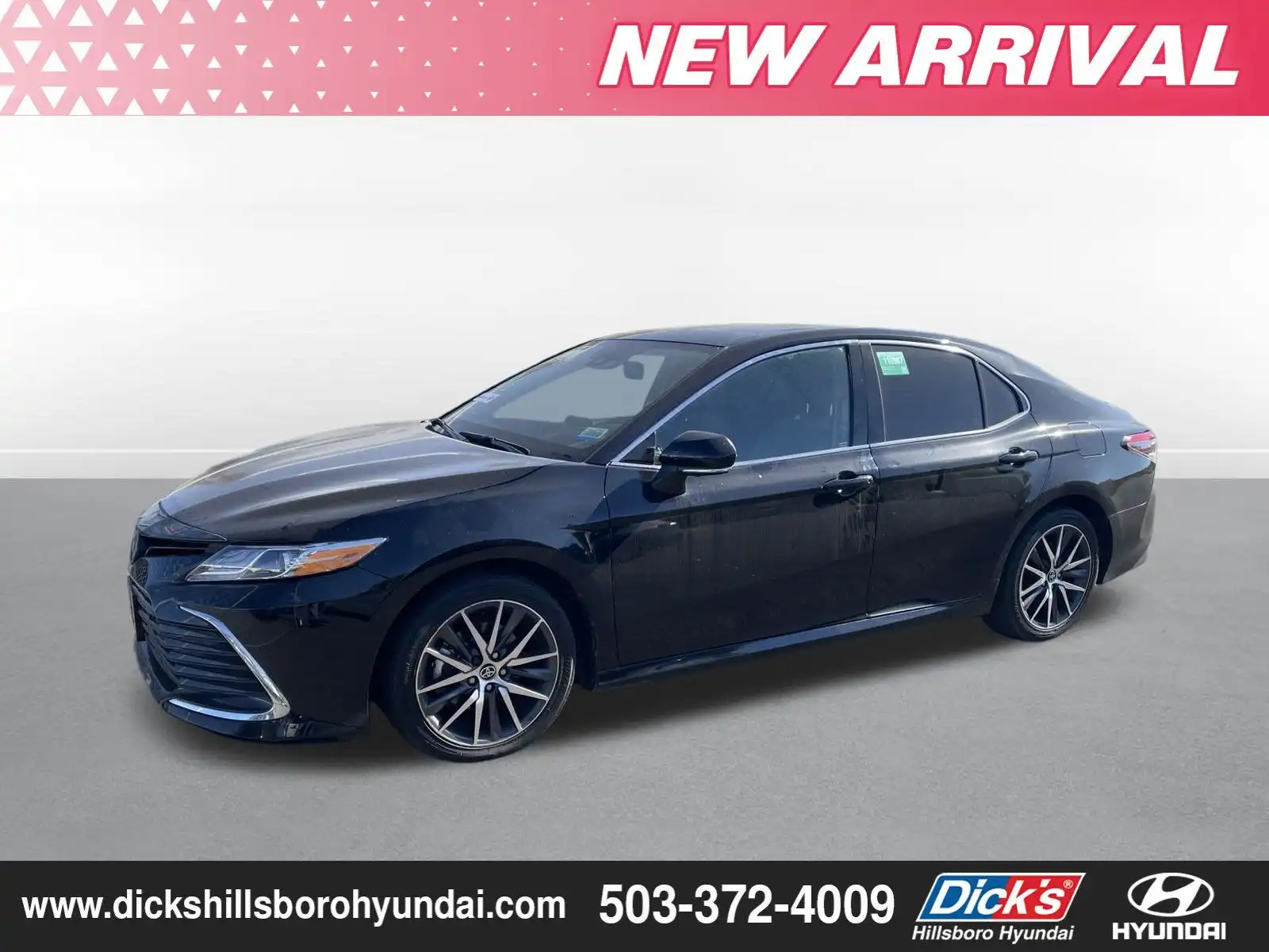 2024 Toyota Camry XLE Hybrid's photo