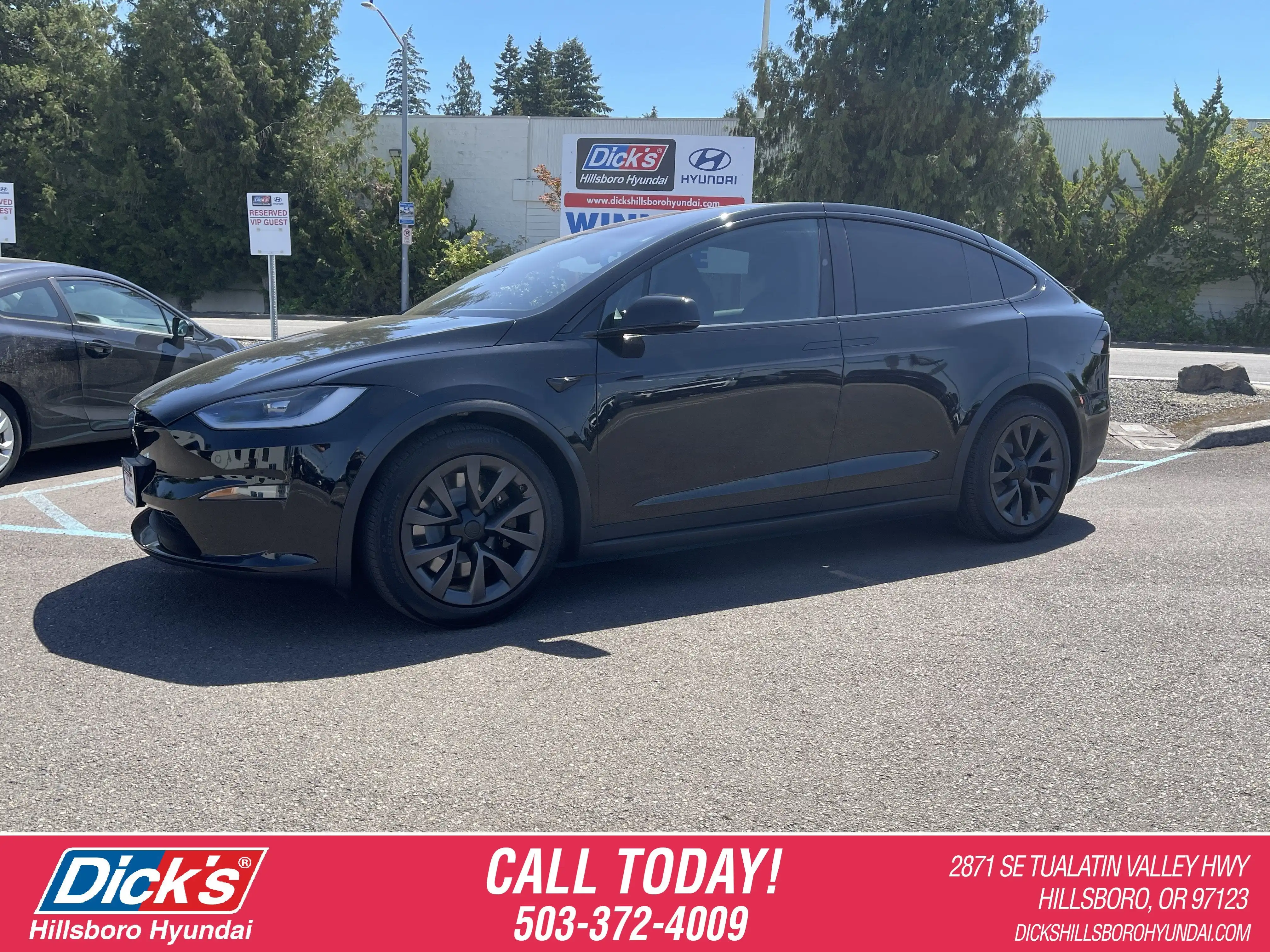 2023 Tesla Model X Long Range's photo