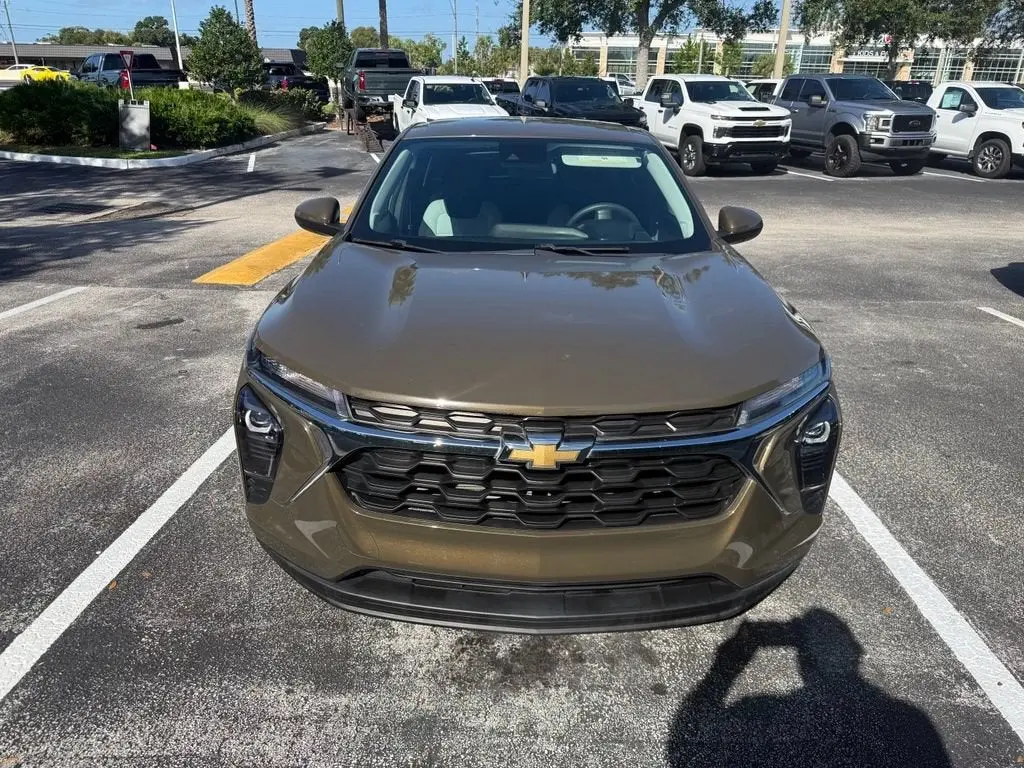 2024 Chevrolet Trax LS photo 3