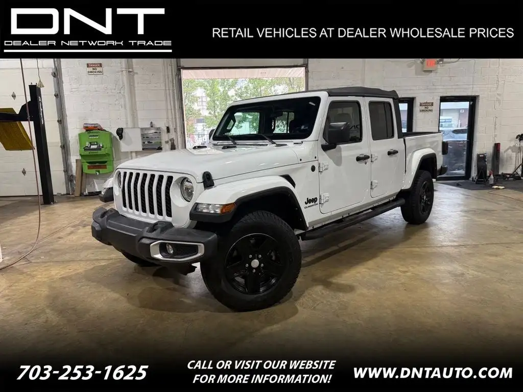 2022 Jeep Gladiator Sport S's photo