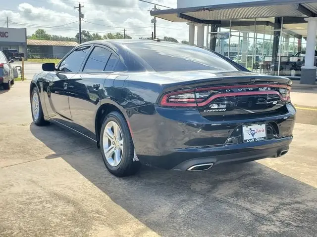 2019 Dodge Charger SXT photo 4