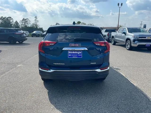 2021 GMC Terrain SLT AWD photo 3