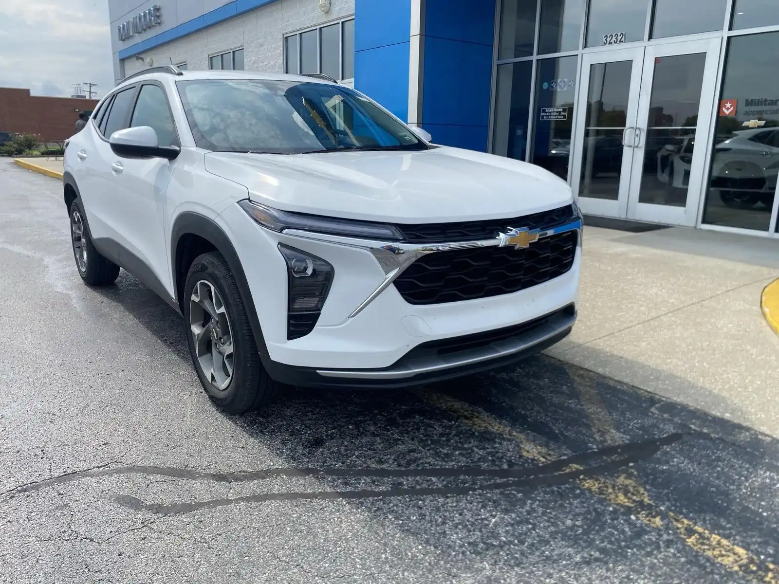 2025 Chevrolet Trax LT's photo