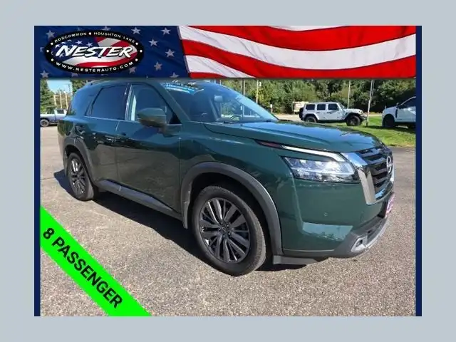 2022 Nissan Pathfinder SL 4WD's photo
