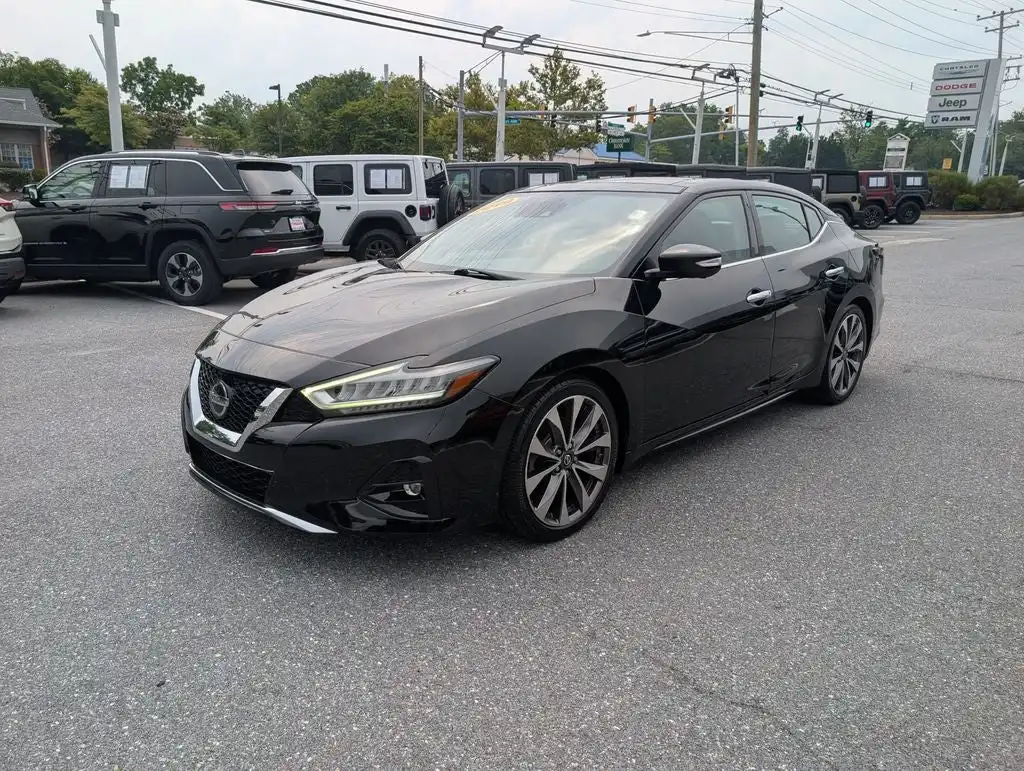 2019 Nissan Maxima Platinum's photo