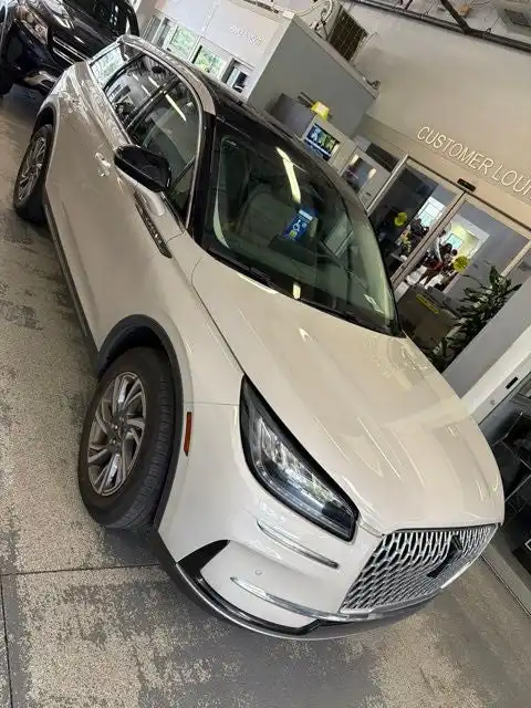 2023 Lincoln Corsair FWD's photo
