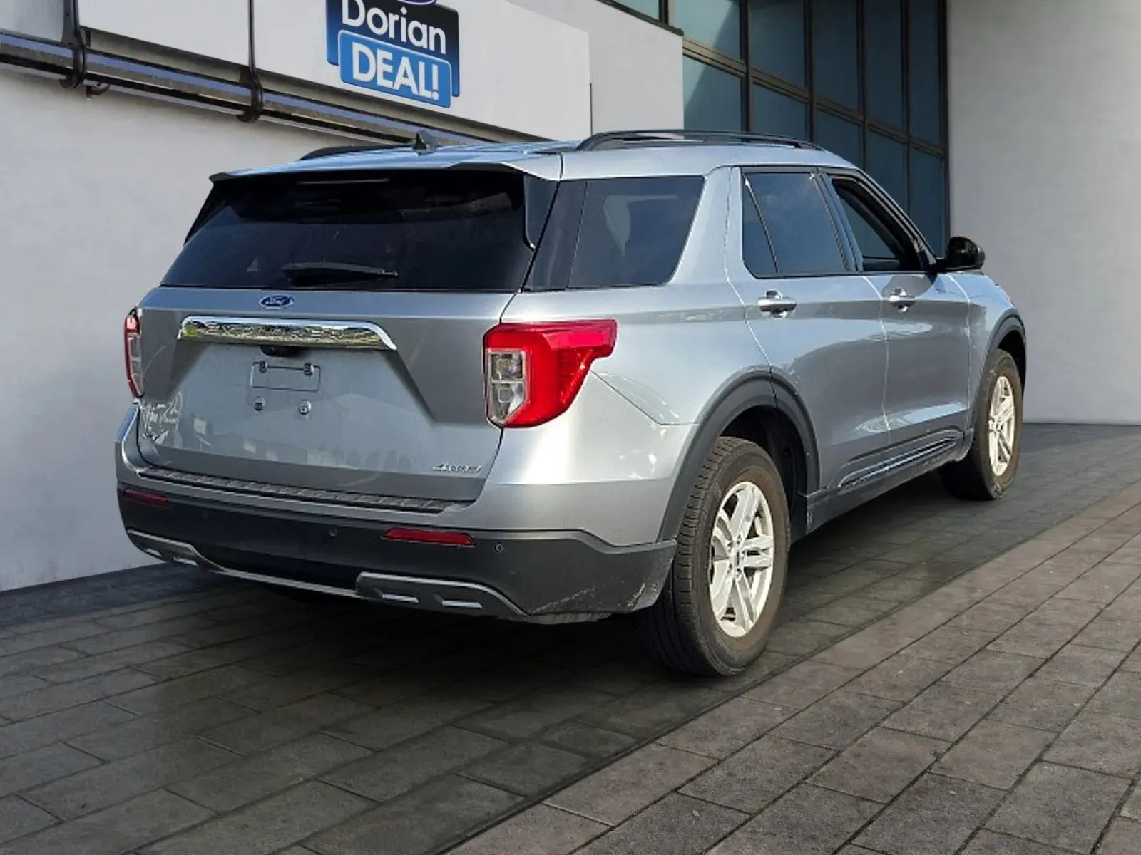 2024 Ford Explorer XLT 4WD photo 3