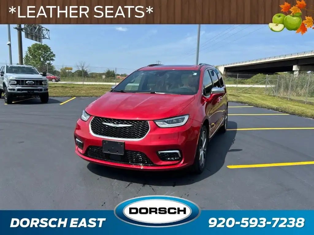 2024 Chrysler Pacifica Pinnacle AWD's photo
